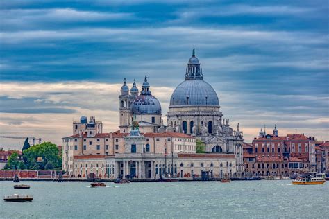 famous landmarks in venice